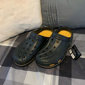 Chay Chax Arch Support Clogs - NWT